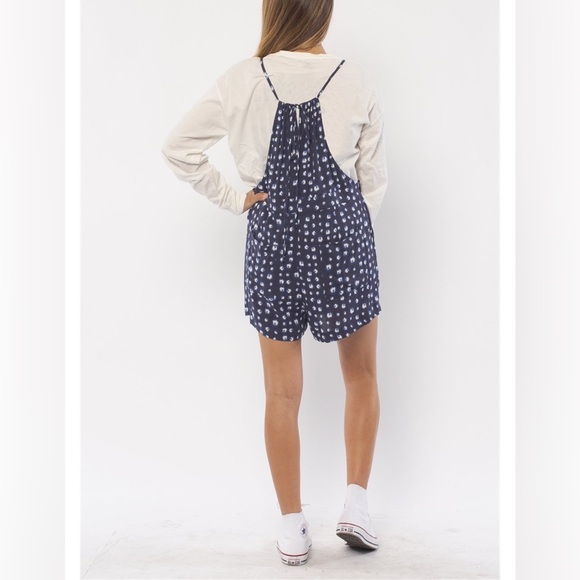 NWT Sisstrevolution Shoal Bay Woven Romper Size L - Picture 4 of 15